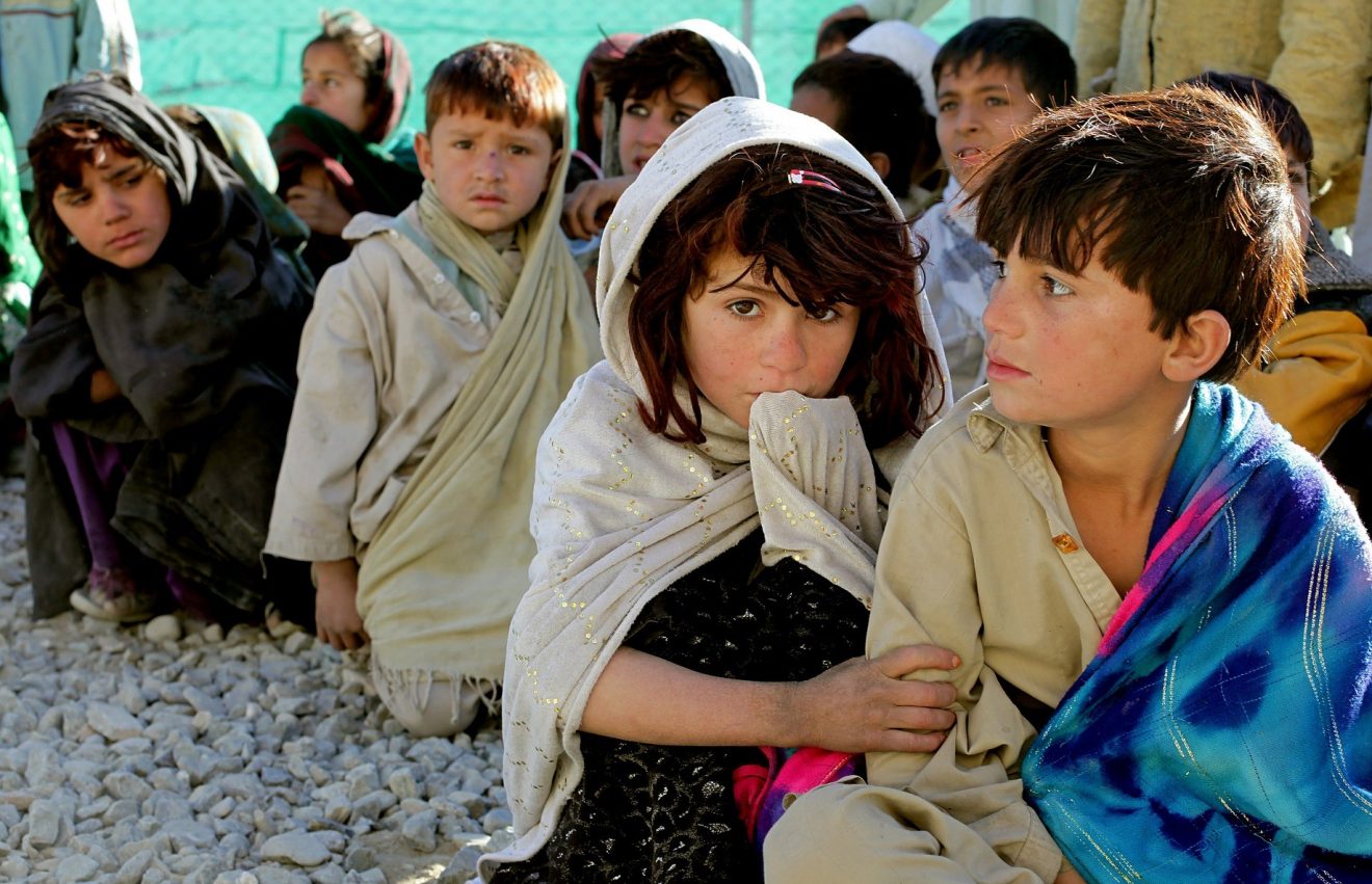 refugeechildren 63175 1920 bgs 1320x851